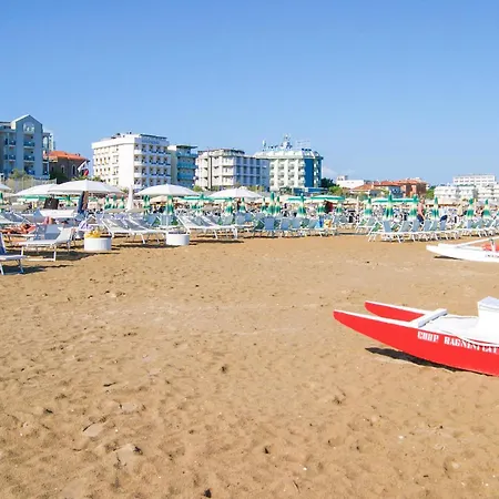 1 Bedroom Beautiful Apartment In Cattolica דירה *