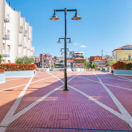 1 Bedroom Beautiful Apartment In Cattolica Apartament *