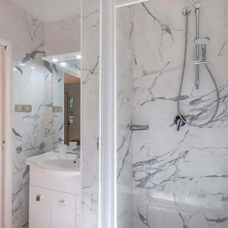 1 Bedroom Beautiful Apartment In Cattolica *